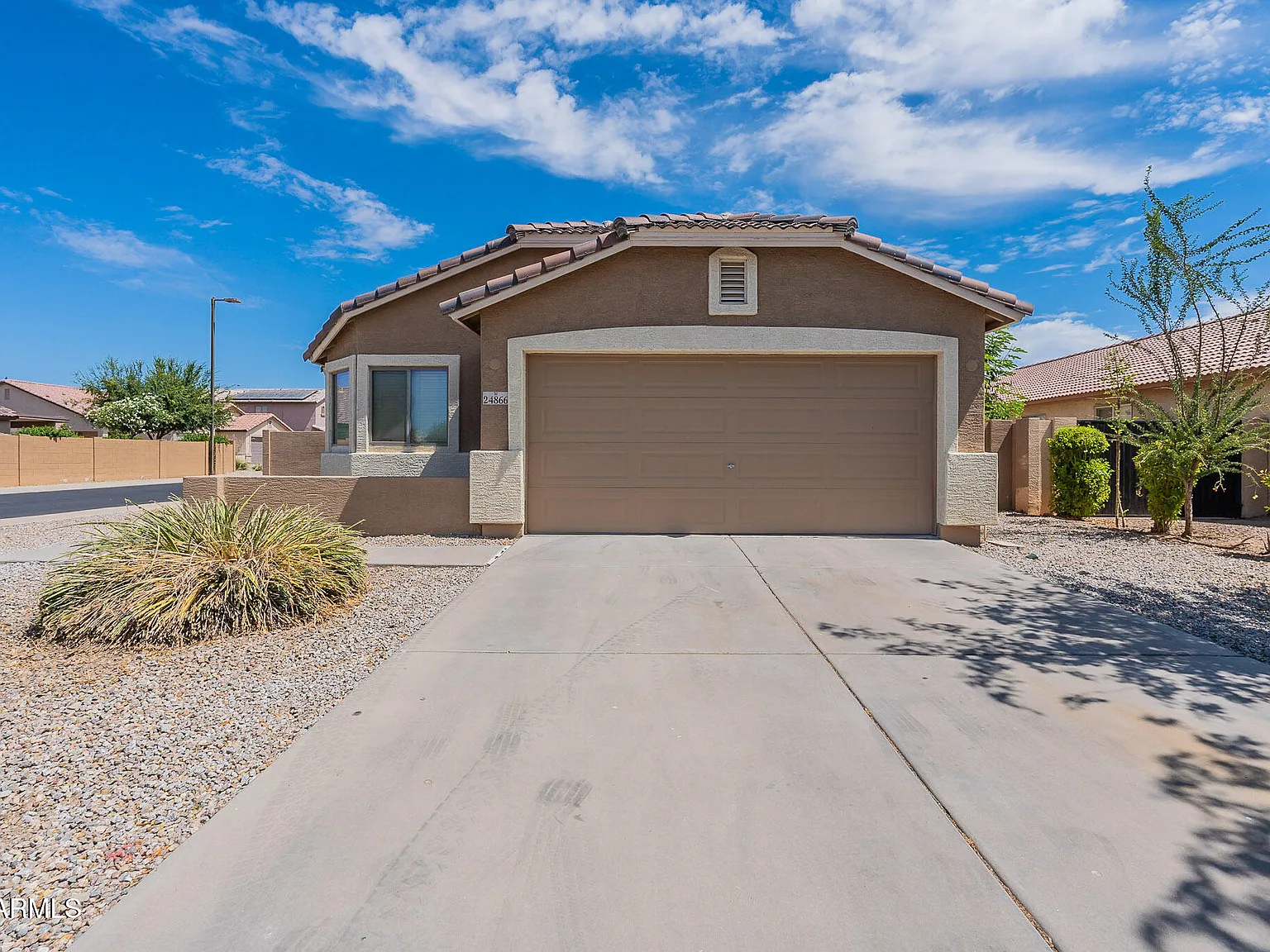 3 bed, 2.0 bath, 1849 sqft, $1,800 — Photo 2