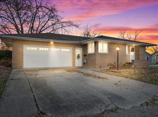 303 S Perry St, Carlock, IL 61725