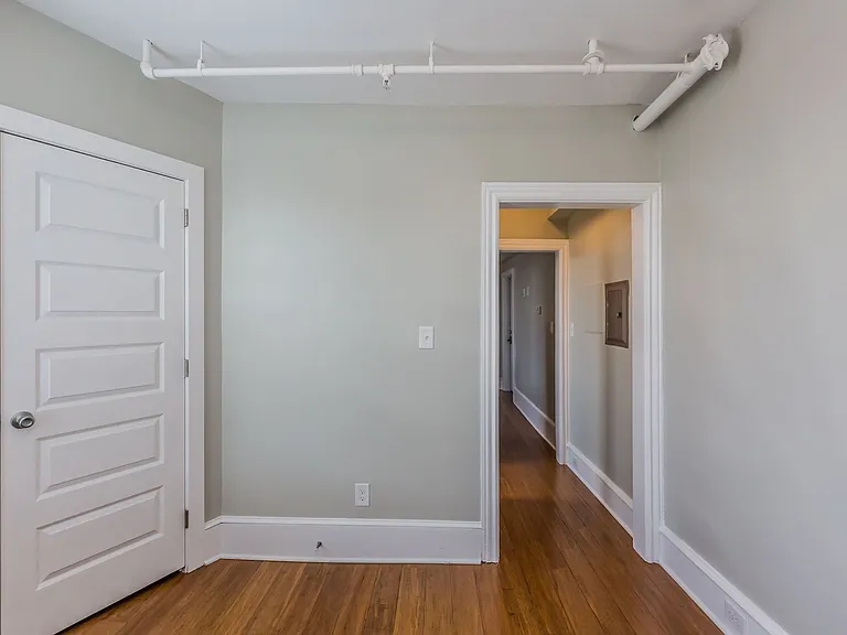 Charming Renovated Apartments in the Heart of Ardmore — Photo 20