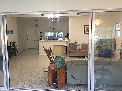 4th image of 1131 43rd Ave N