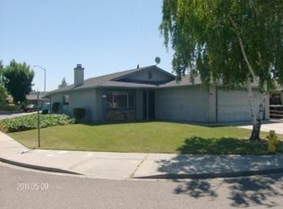 404 Blossom Dr, Ripon, CA 95366