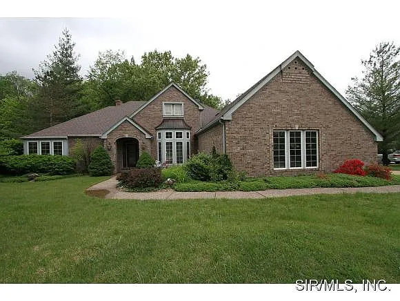 504 Huntington photo 1