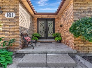 101 Devonglen Dr, Kitchener, ON N2E1Z7