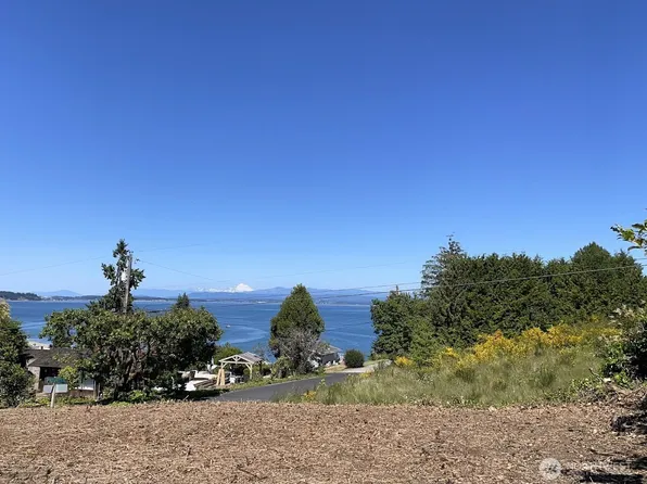 1481 SE Camano Drive, Camano Island, WA 98282