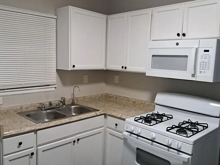 1848 Cummings Dr SW — Photo 12