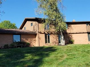 187 Lake Dr, Greensburg, PA