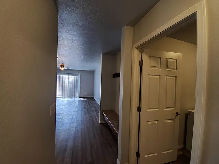 408 N Sioux Blvd #7 — Photo 6