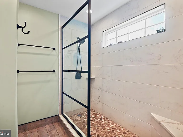 511 Avondale Dr — Photo 53