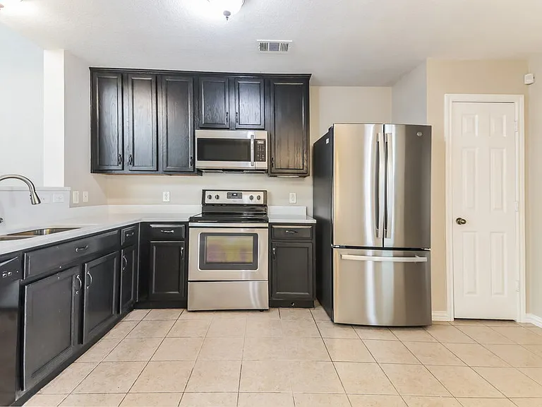 9016 Stewart St — Photo 9