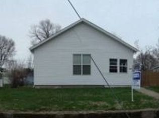 1006 S 3rd St, Pekin, IL 61554