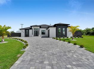 105 Nelson Rd S, Cape Coral, FL 33991