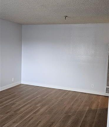 5th image of 13930 S Chadron Ave #316