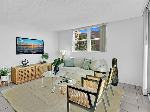 4th image of 1421 S Ocean Boulevard #321