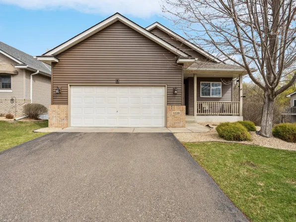 1128 Beaver Creek Pkwy, Maplewood, MN 55119