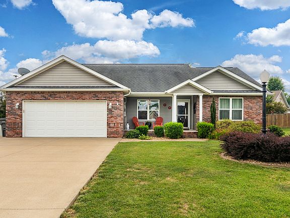 2nd image of 1305 Hillside Ct