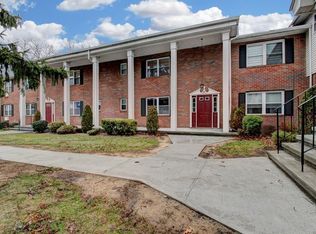 57 Colonial Cir UNIT B, Chicopee, MA 01020