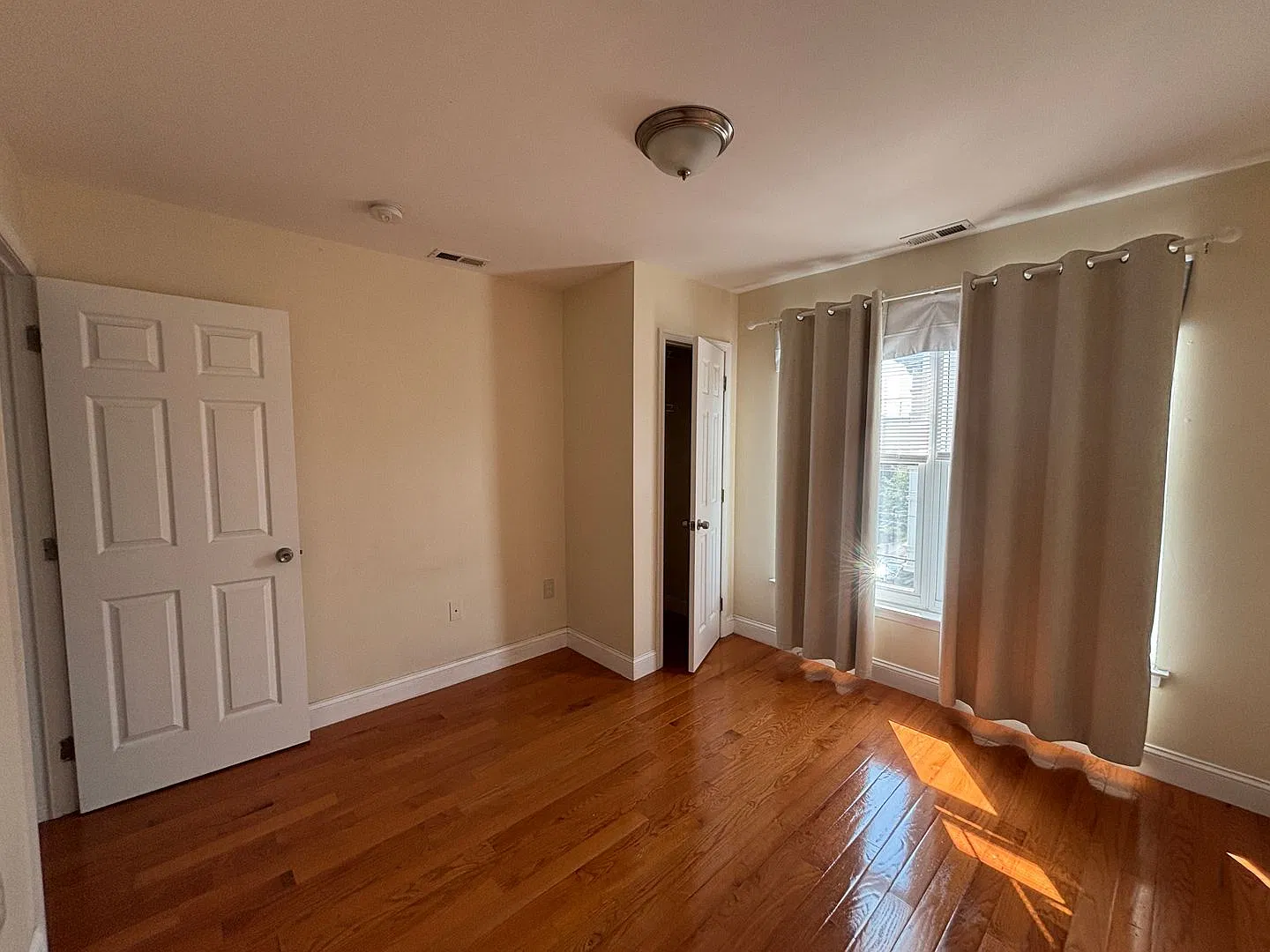 763 S 13th st — Photo 3