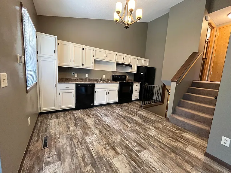 4307 S Locust Dr — Photo 8