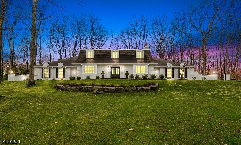 1st image of 5 Sherwood Dr
