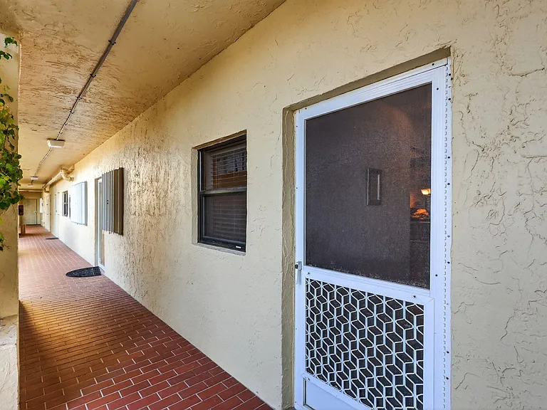 7410 S Ocean Dr #109 — Photo 2