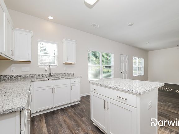 3rd image of 4006 Primrose Ave