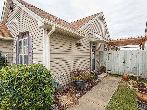 2nd image of 3109 Village Gate Cv