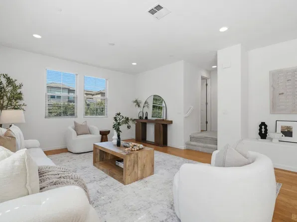 1982 Momentum Dr, Milpitas, CA 95035