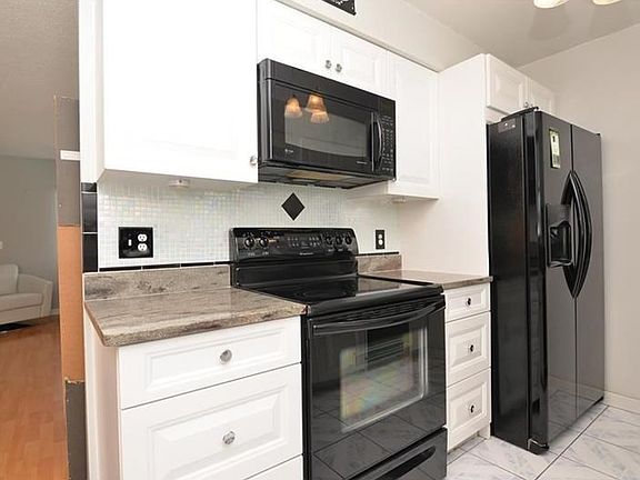 Kitchen Left