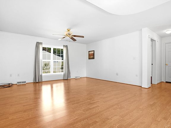 5th image of 185 Tucker Drive