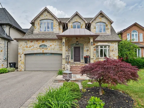 17 Agar Cres, Toronto, ON M9B 5A4