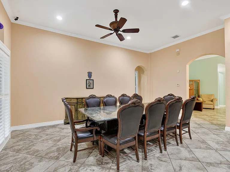 10247 Isle Wynd Ct — Photo 28