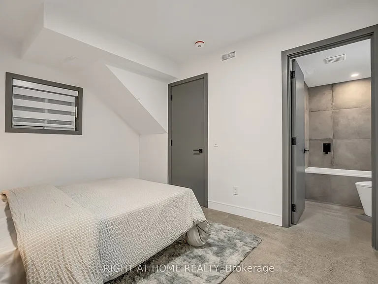 1169 Davenport Rd #2 — Photo 21
