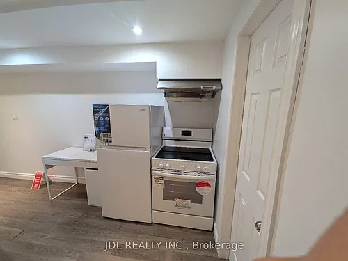 727 Caboto Trl Photo 1