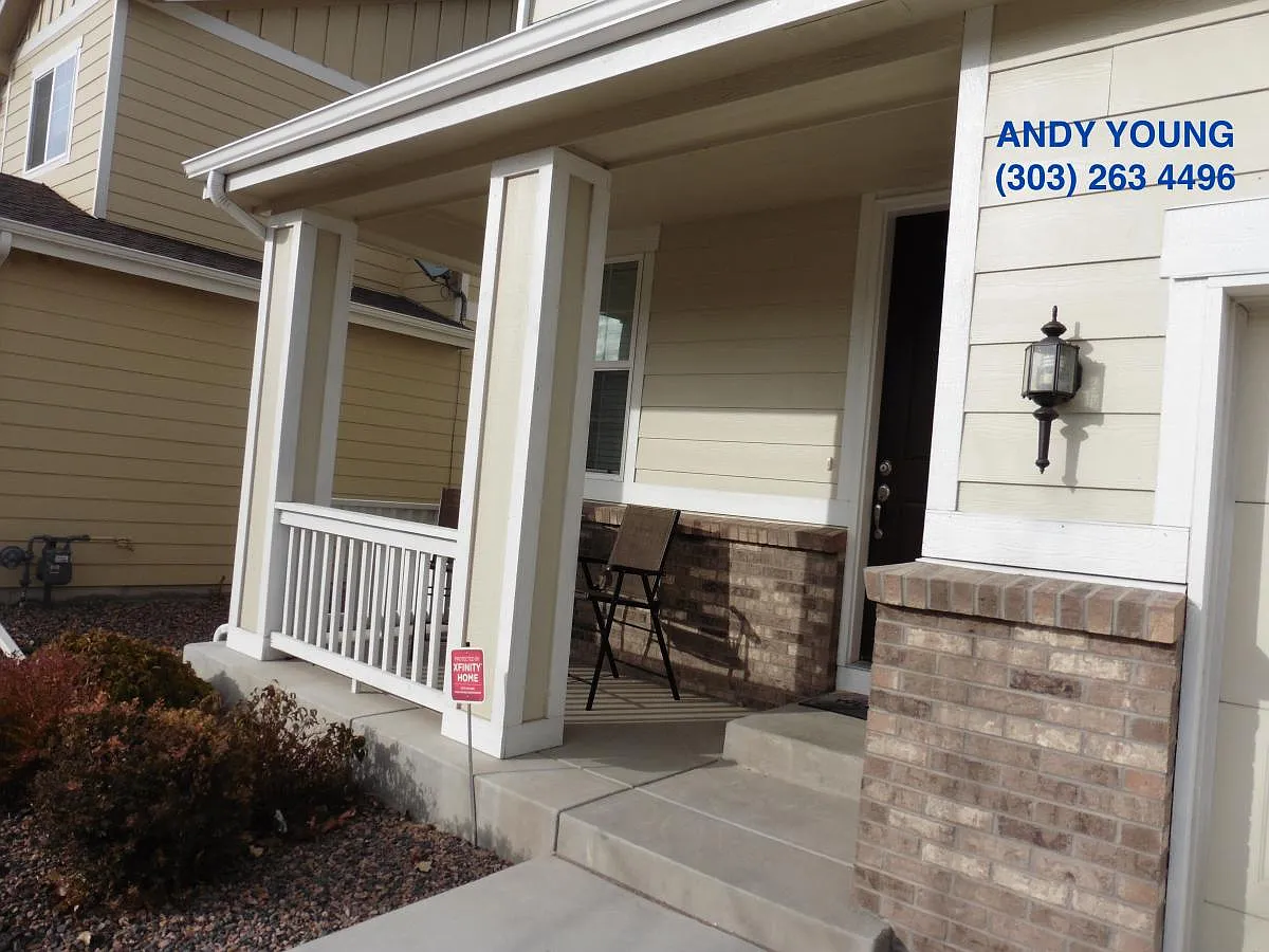4 bed, 2.5 bath, 2574 sqft, $3,100 — Photo 2