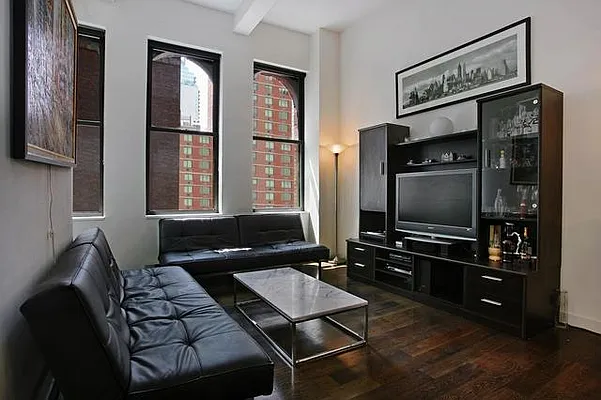 Rented by BLU Real Estate | media 32