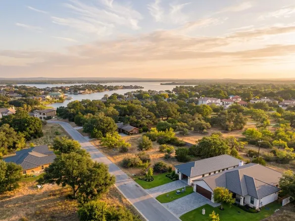817 Sun Ray, Horseshoe Bay, TX 78657