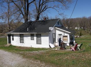 2 Rose Ln, Rosiclare, IL 62982