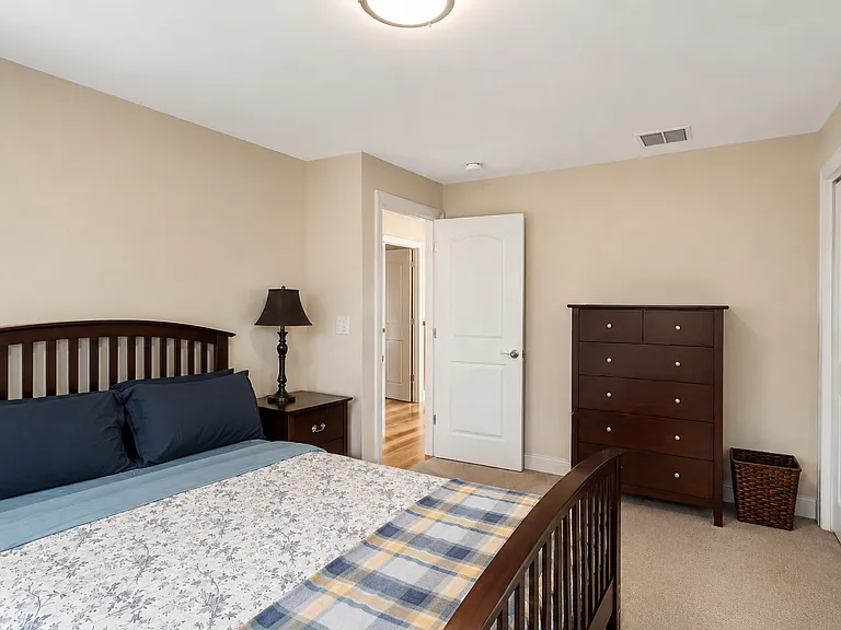 250 Willow St — Photo 12