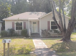 107 W 7th St, Elgin, TX 78621