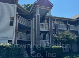 215 Hillsboro Pl, Nashville, TN 37215
