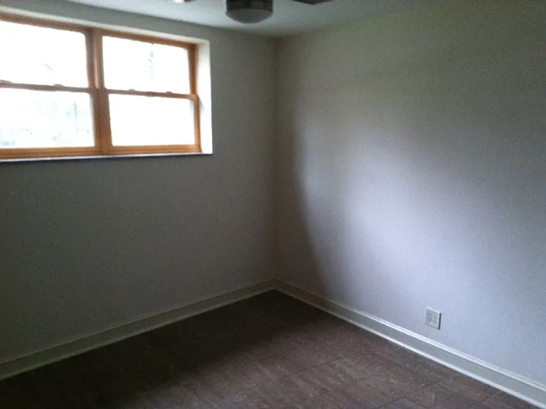905 Delaware Apartments — Photo 27