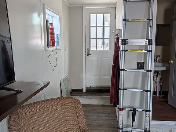 5th image of 734 Herron Ave #G