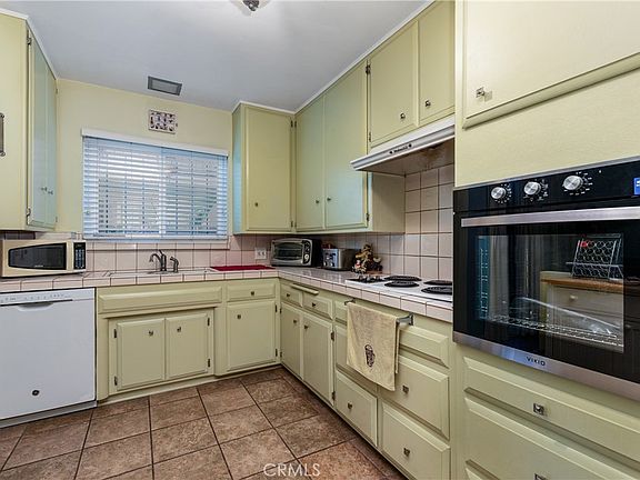 3rd image of 1273 E Appleton St APT 3