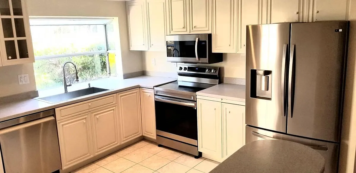 2 bed, 1.5 bath, 1270 sqft, $4,800 — Photo 4