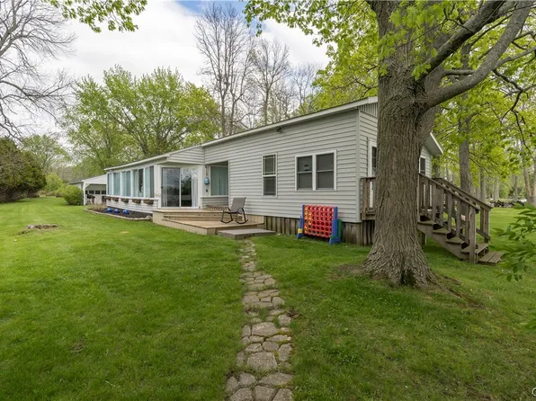 27761 Baird Point Dr, Cape Vincent, NY 13618