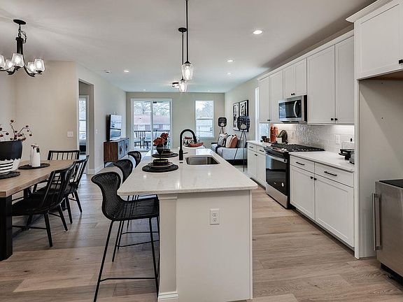 3rd image of 7542 Tornatore Ln