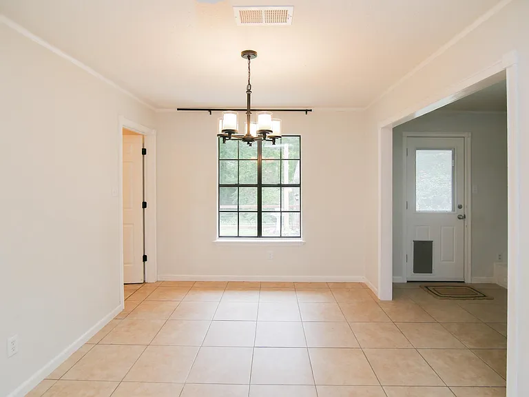 413 Woodway Ln — Photo 11