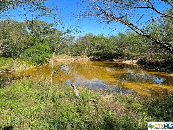 1404 Reeves Ranch Rd, Victoria, TX 77905