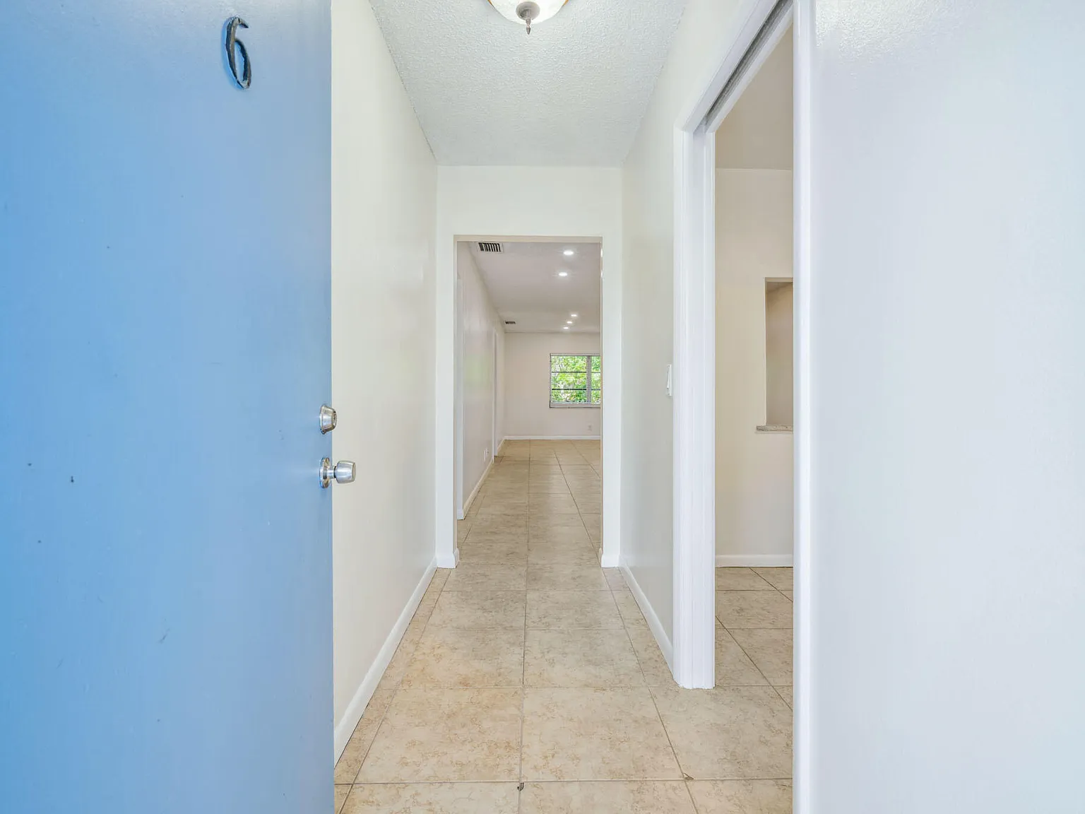 2 bed, 2.0 bath, 1000 sqft, $2,495 — Photo 4