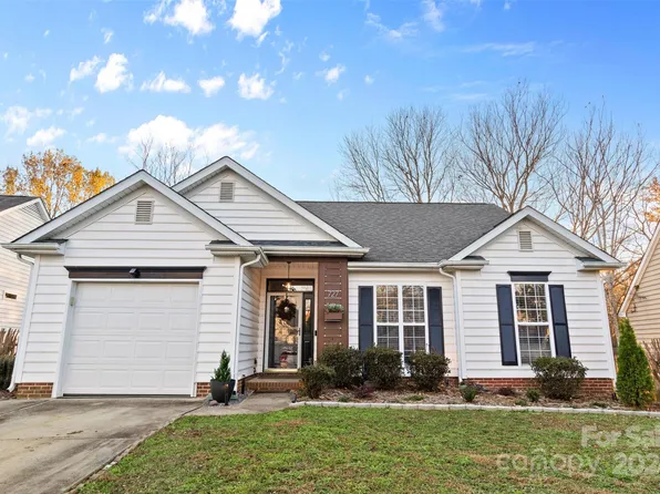 727 Bradberry Ln, Indian Trail, NC 28079